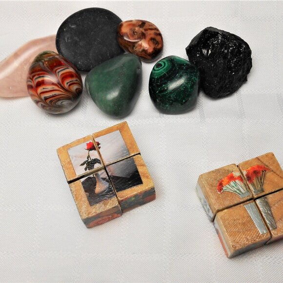 No. 5 Mini 10-sided puzzle with 8 collages pieces - Picture 3 of 3